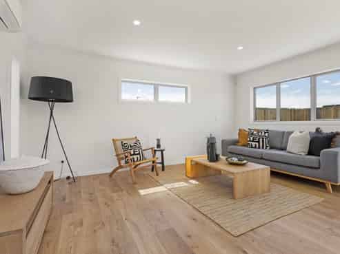 24 Rocky Road, Huntington