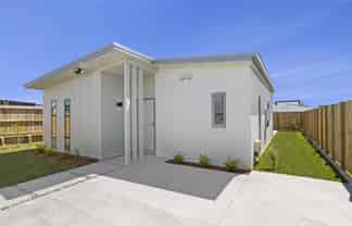 24 Rocky Road, Huntington