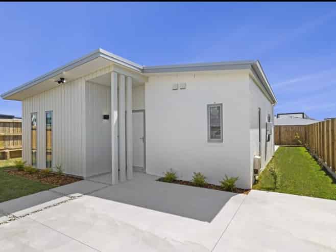 24 Rocky Road, Huntington