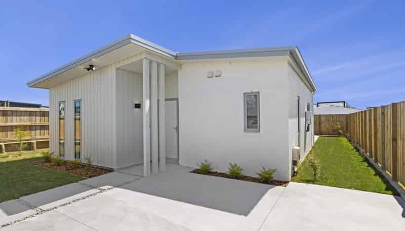 24 Rocky Road, Huntington