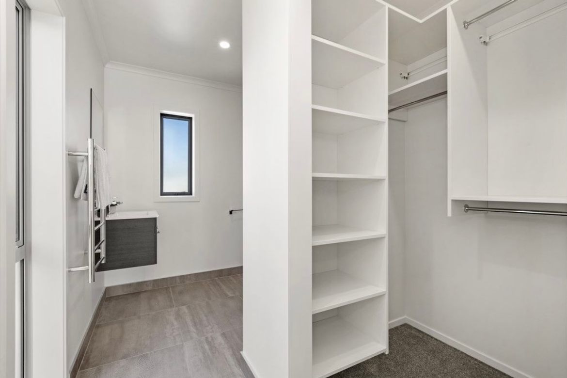 FREEHOLD AND ALMOST NEW - Ansicht 6