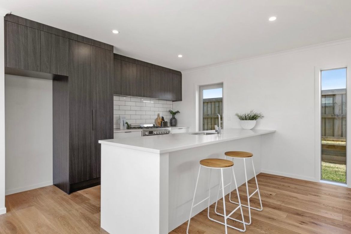 FREEHOLD AND ALMOST NEW - Ansicht 2