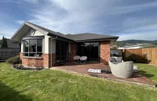 30 Cambelldon Crescent, Stoke