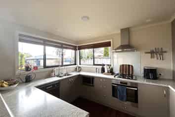 30 Cambelldon Crescent, Stoke