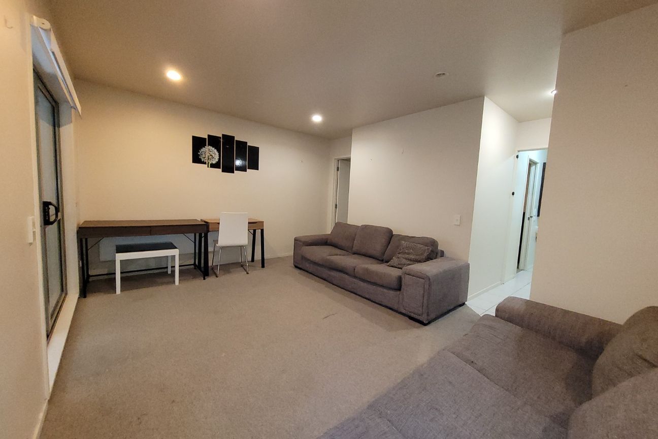 Upstairs 1 Bedroom Unit in Providence - Widok 3