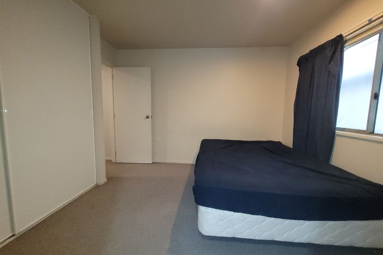 Upstairs 1 Bedroom Unit in Providence - Więcej
