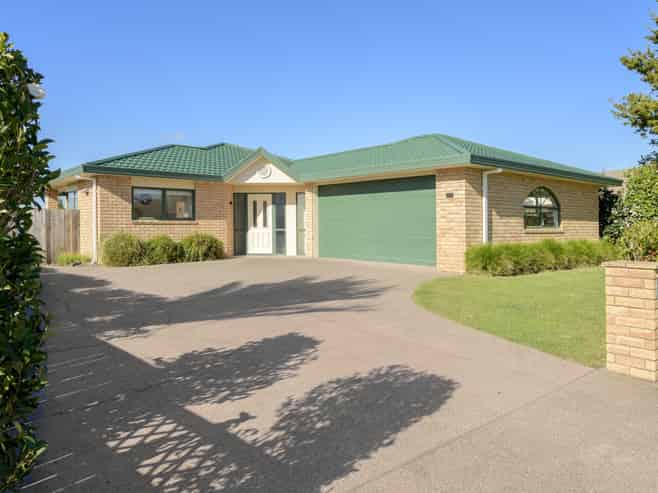 54 Mahonia Place, Pyes Pa