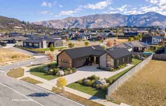 7 Rua Street, Wanaka