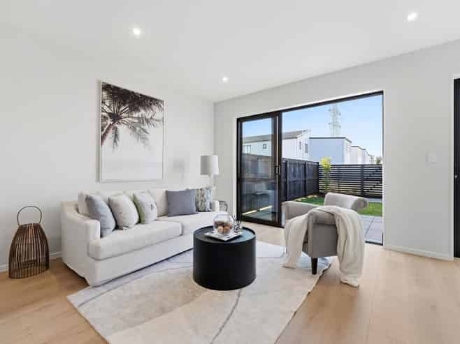 5/157 Bremner Road, Karaka