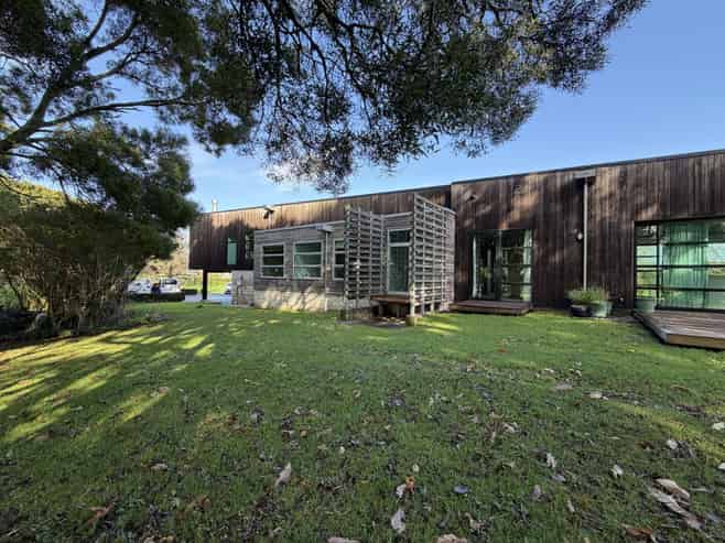32 Metcalfe Road, Ngahinapouri