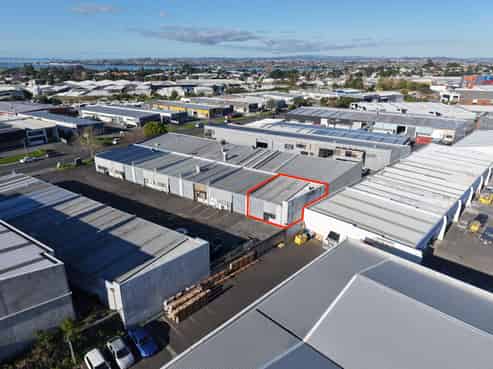 128sqm industrial unit