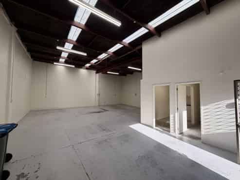 128sqm industrial unit