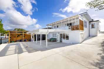 70 Wainui Road, Raglan