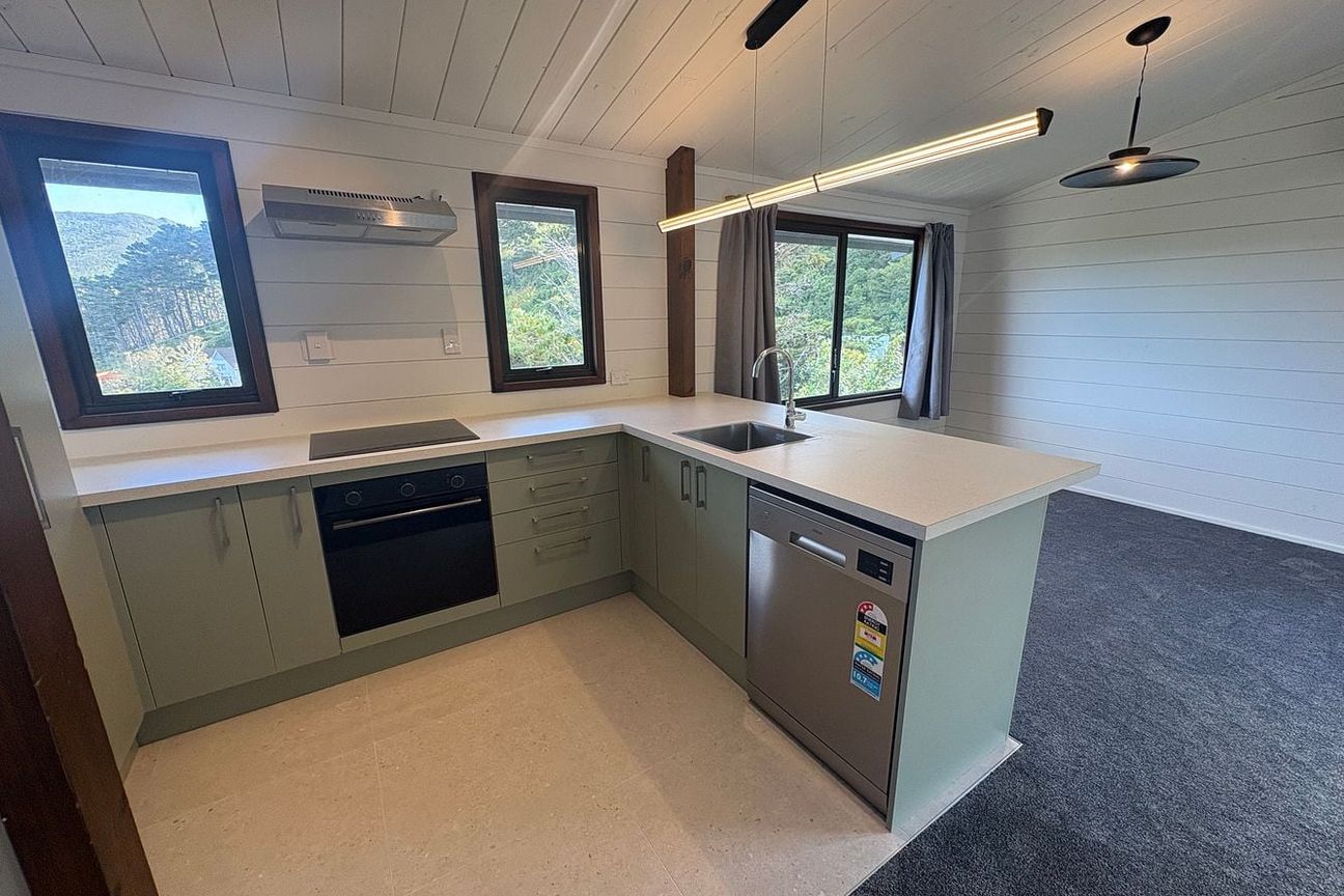 Freshly Renovated 3-Bedroom Home - Więcej
