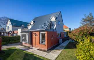 2/10 Nortons Road, Avonhead