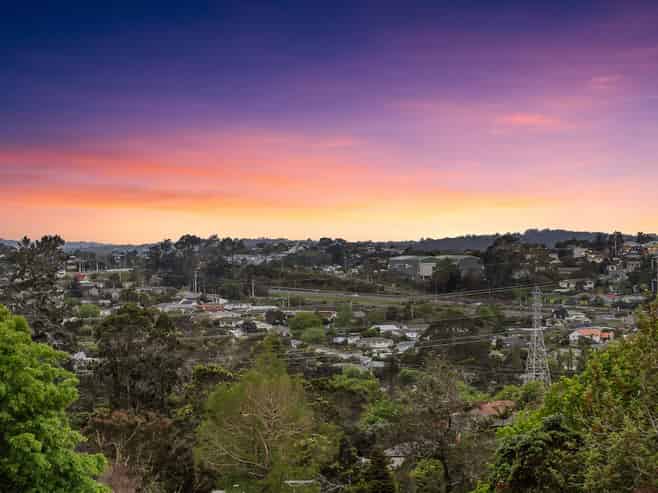 24C Zingaro Place, Massey
