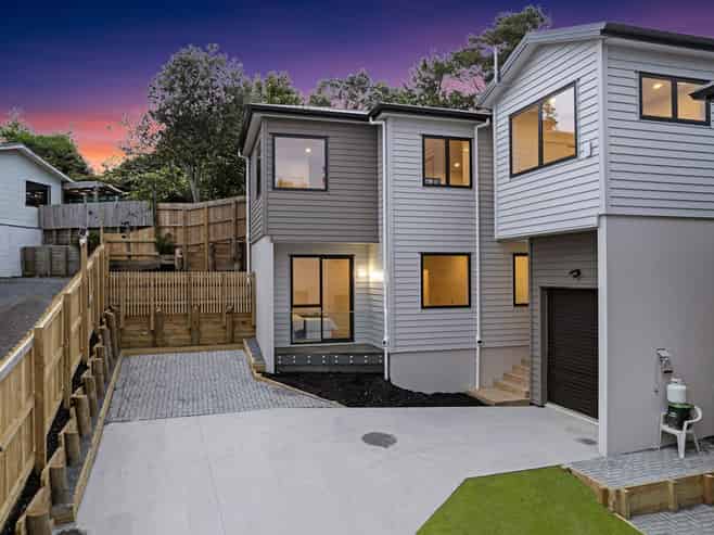 24C Zingaro Place, Massey