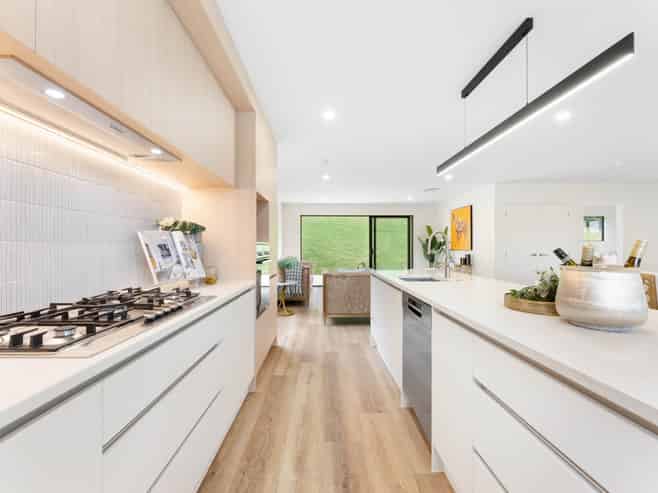 242E West Hoe Heights, Orewa