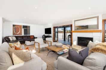 25 Clover Road West, Hope