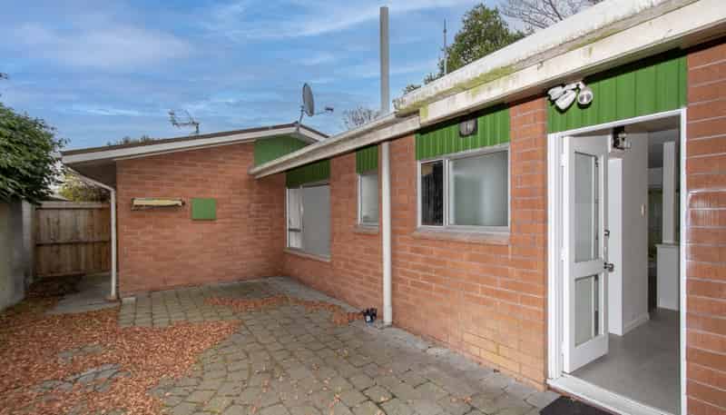 2/13 Naseby Street, Merivale