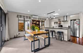 1033 Reka Street, Akina