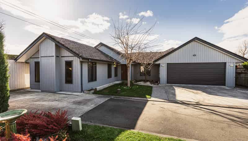 1033 Reka Street, Akina