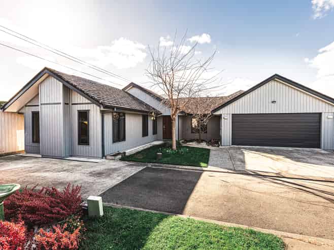 1033 Reka Street, Akina