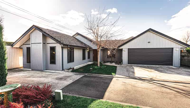 1033 Reka Street, Akina
