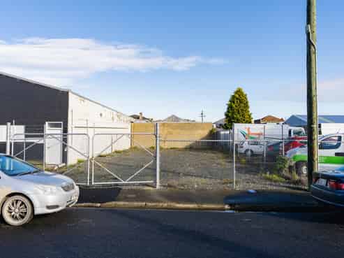 Prime Storage & Parking – 261m² South Dunedin Yard