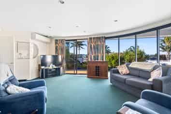 9 Pebble Beach Boulevard, Kamo