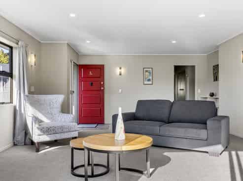 2/7 Kathleen Place, Rainbow Point