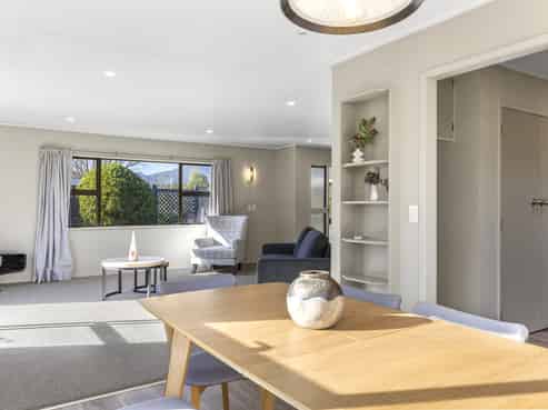 2/7 Kathleen Place, Rainbow Point