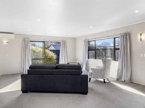 2/7 Kathleen Place, Rainbow Point