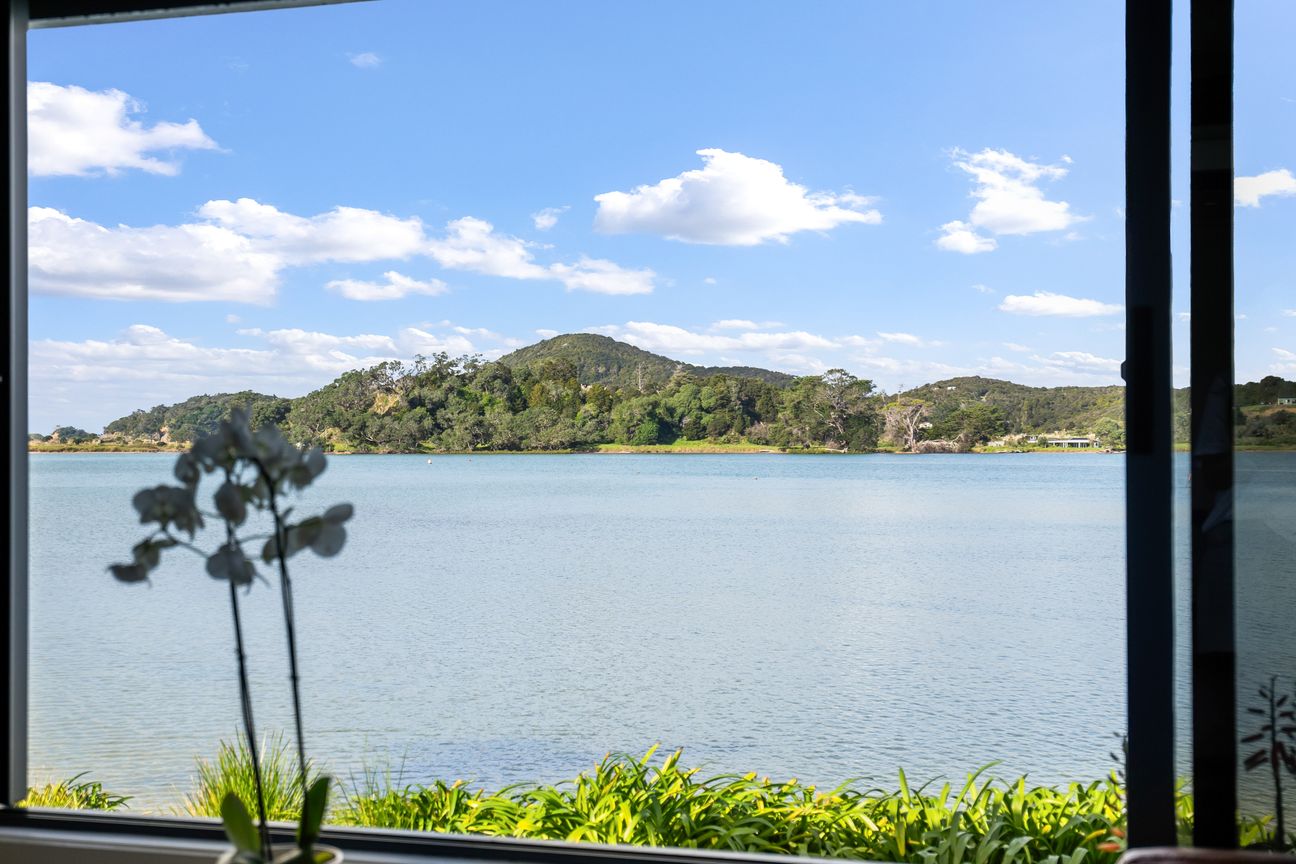 Offers over $1.35m considered - Bild 4