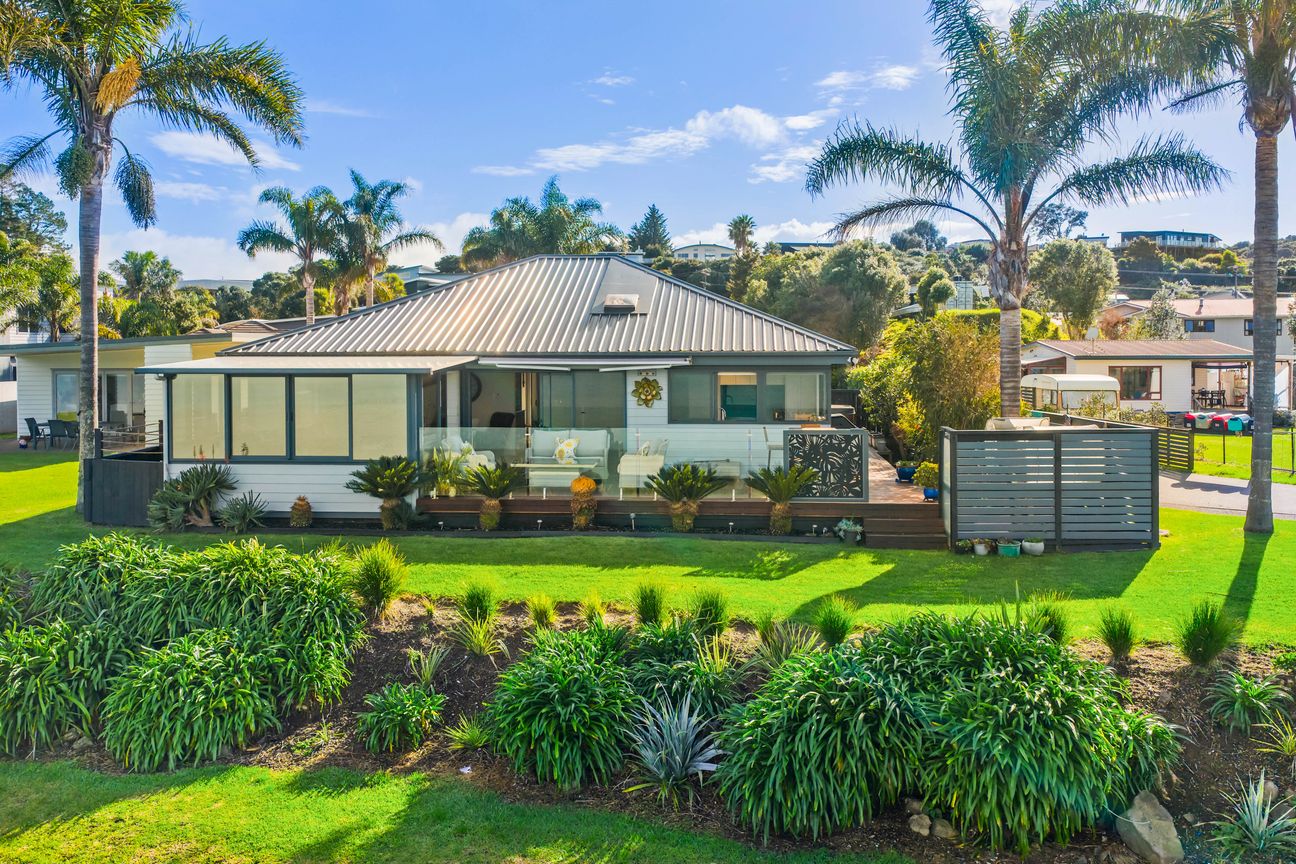 Offers over $1.35m considered - Bild 2