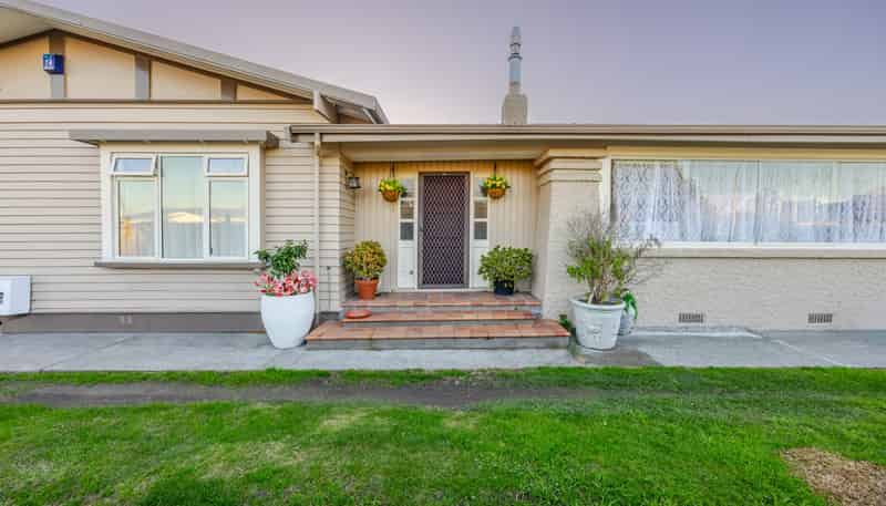 201 Willowpark Road South, Hastings