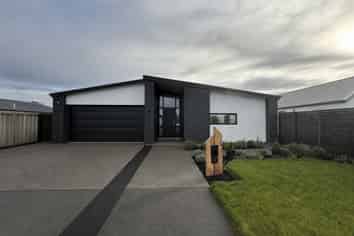 8 Dynes Road, Rolleston