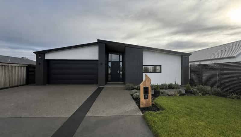 8 Dynes Road, Rolleston