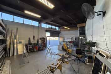 Affordable Pakuranga industrial with road frontage
