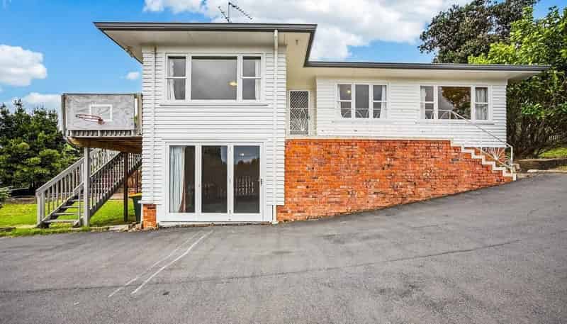 49 Tiroroa Avenue, Te Atatu South