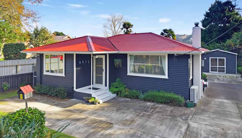 25 Riverbank Road, Okoia