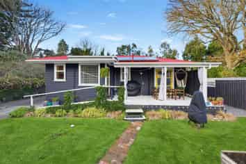 25 Riverbank Road, Okoia