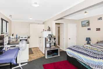 35a St Lawrence Street, Toi Toi