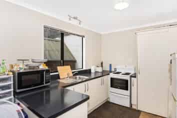 35a St Lawrence Street, Toi Toi