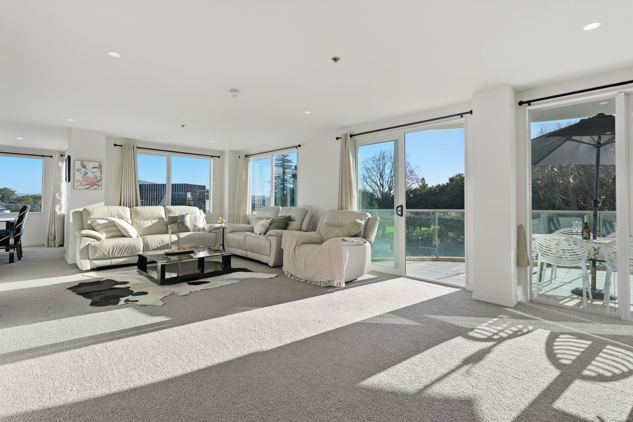 THIS APARTMENT SAID “BUY ME!” – SO HE DID - Widok 5