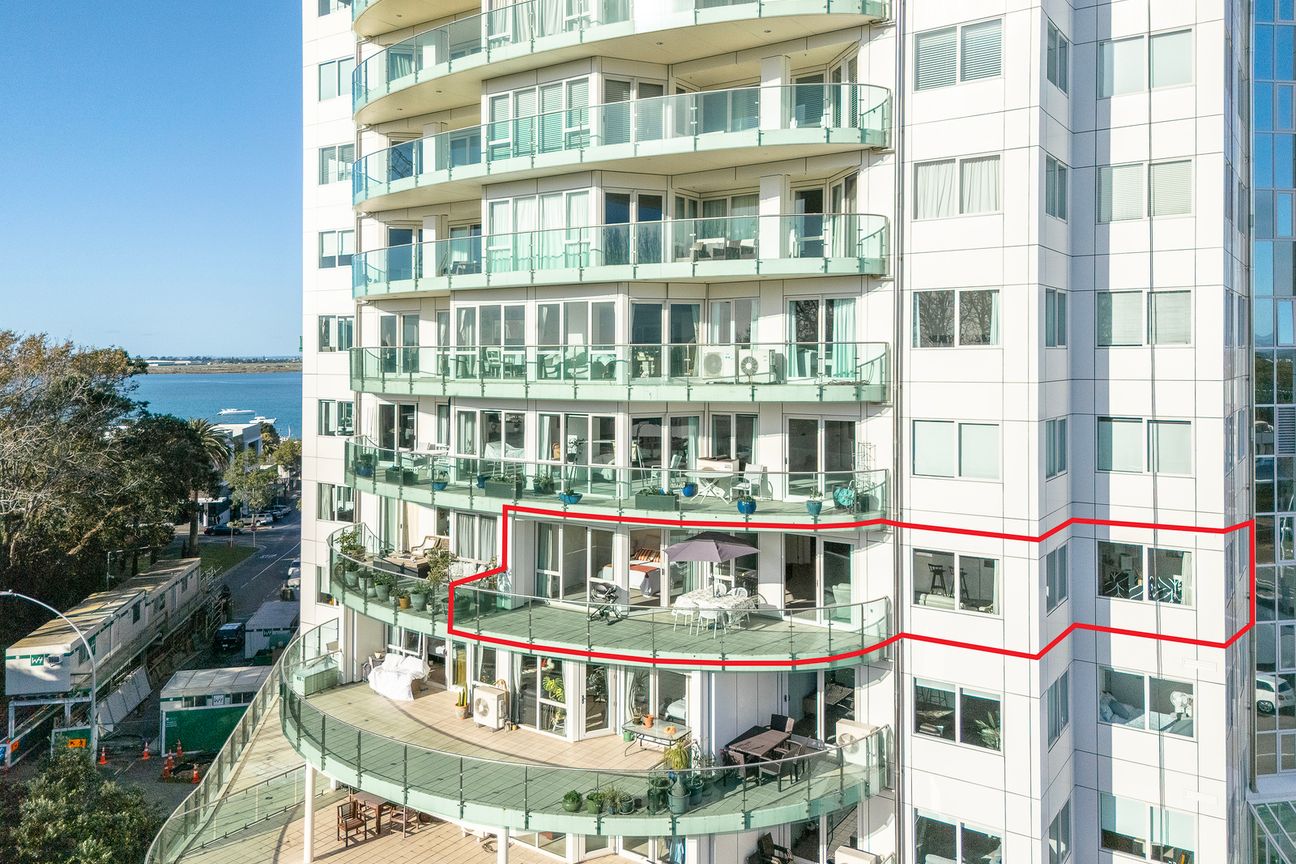 THIS APARTMENT SAID “BUY ME!” – SO HE DID - Widok 4