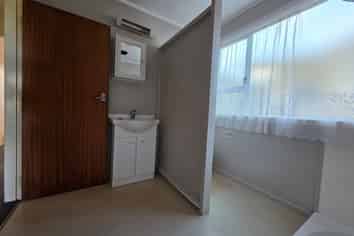 68A Montreal Grove, Kingston