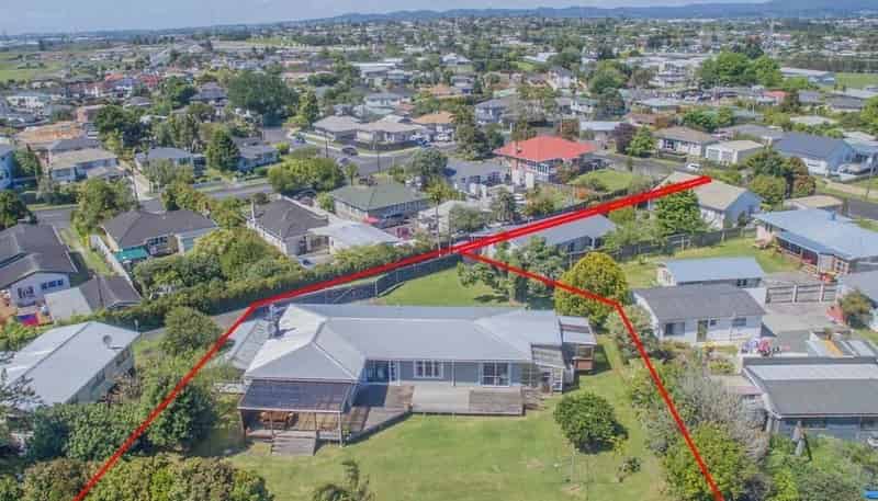 1 Helga Crescent, Te Atatu Peninsula