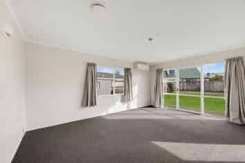 27A Tiverton Crescent, Whalers Gate