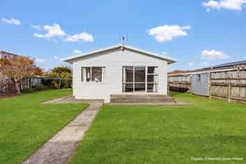 27A Tiverton Crescent, Whalers Gate